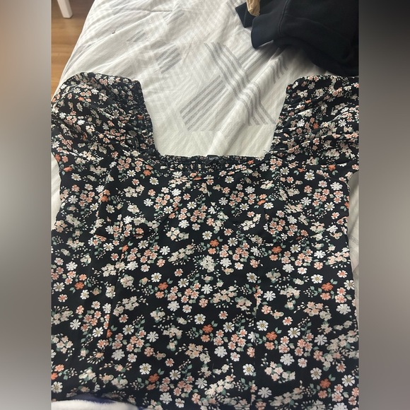 Floral blouse/ crop top - Picture 1 of 2